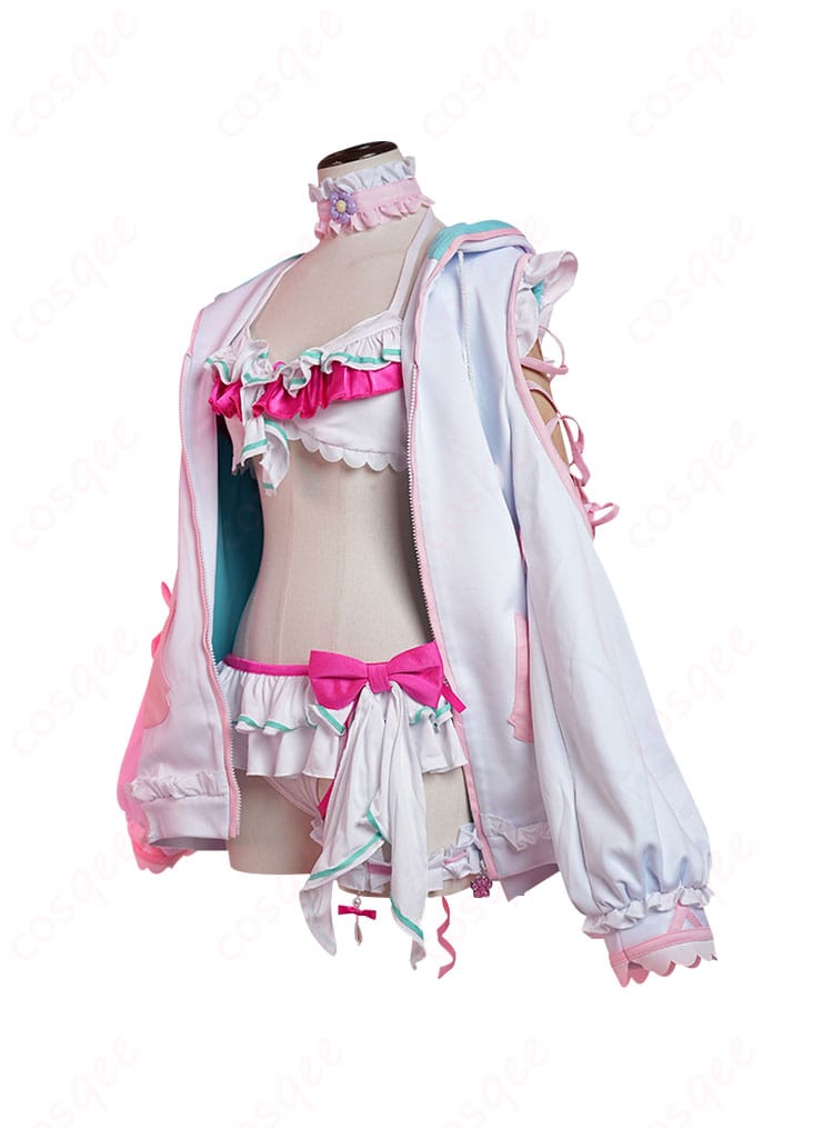 博衣こよりのパーカー水着衣装の側面からのビュー、デザインのディテールを強調。