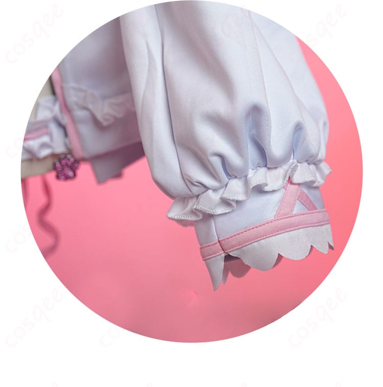 パーカー水着衣装の袖口部分の装飾、デザインの美しさ。