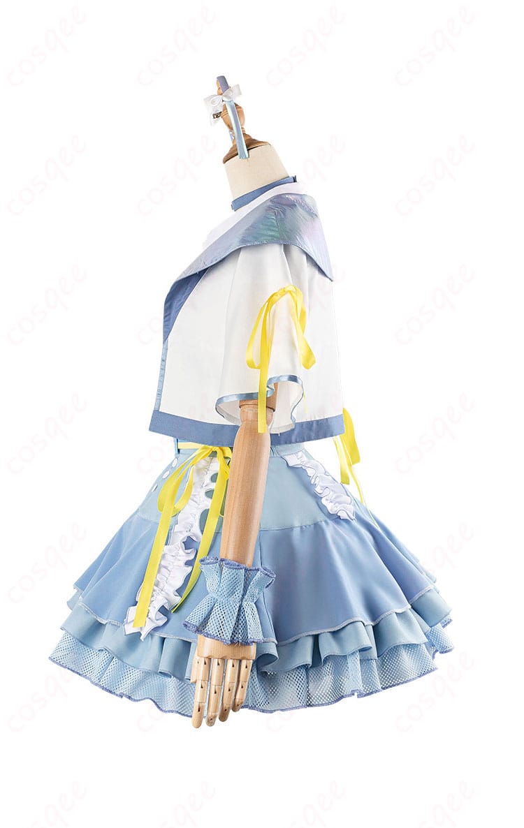 藤田ことねのコスプレ衣装の左側の装飾部分、精密な仕上げが確認できる。