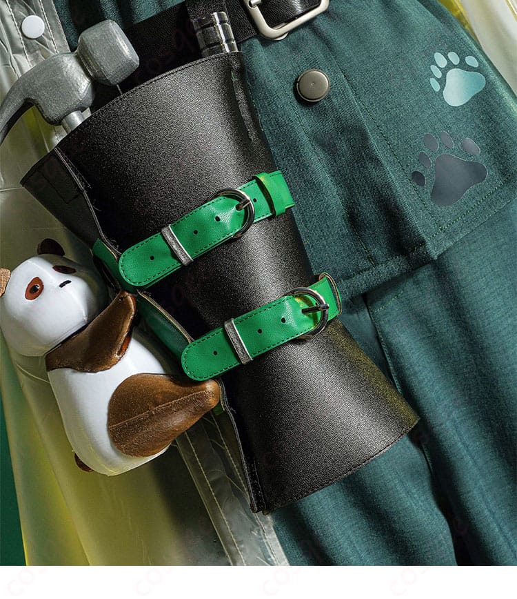 墓守コスプレ衣装の腰飾りとウエストバッグ装飾。アクセントとなるデザイン。