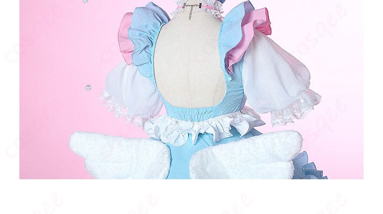 衣服の背面装飾の詳細。背面のディテールも美しく、後ろ姿も完璧なコスプレ衣装。