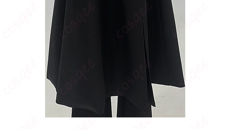 衣装の裾部分の装飾。素晴らしい仕上げで、視覚的にもインパクト大。