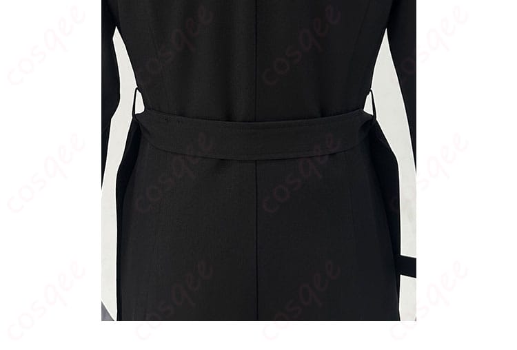 コスプレ衣装の背面のデザイン。精緻な仕上がりで、どの角度から見ても美しい。