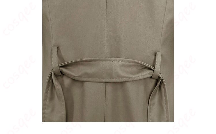 コスプレ衣装背面のデザイン、細部まで再現