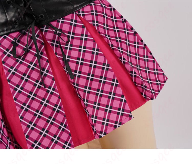 753♡(ナゴミ)のコスプレ衣装にふさわしい華やかなスカート装飾、細部までこだわりあり。