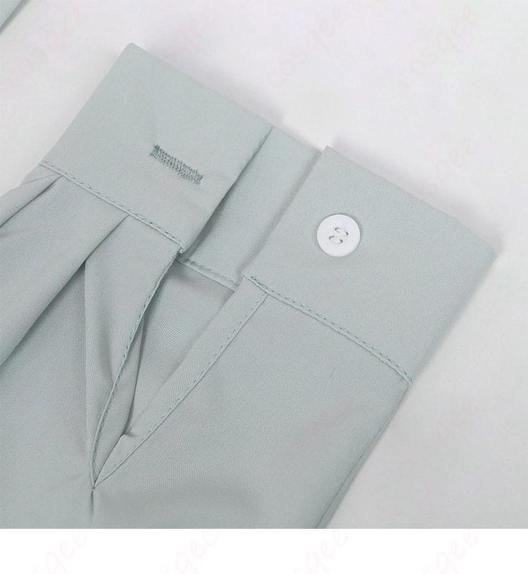 袖口の装飾ディテール、クエスティオン=アドニスのコスプレ衣装の精細なデザイン。コスプレ衣装の美しい仕上げ。