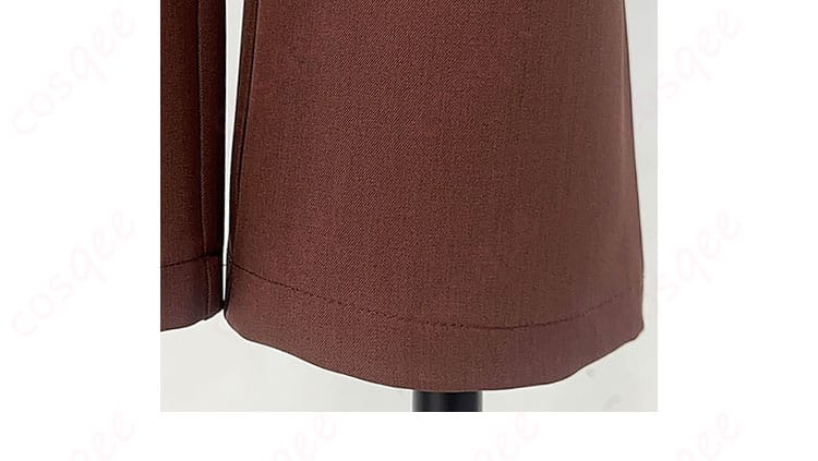 江戸川乱歩 コスプレ衣装外套の襟装飾細部。精緻な仕上がりでリアル感満点。