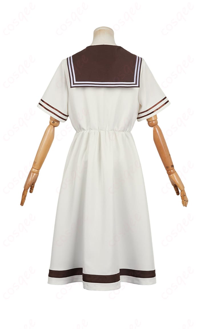 温水佳樹コスプレ衣装の背面のディテール。背中部分のデザインや仕上がりがしっかりと確認できます。