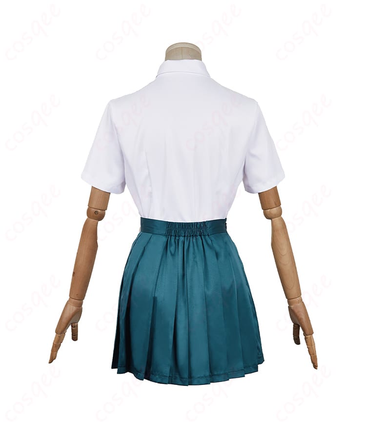 コスプレ衣装の背面。背中部分のデザインも忠実に再現されています。