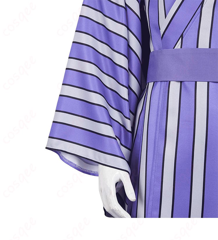 コスプレ衣装の腰封背面の装飾詳細。リアルな再現をチェック。