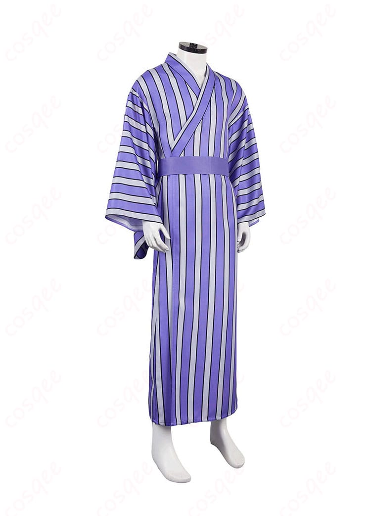 保科宗四郎 コスプレ衣装の右側写真。衣装の美しいディテールを強調。