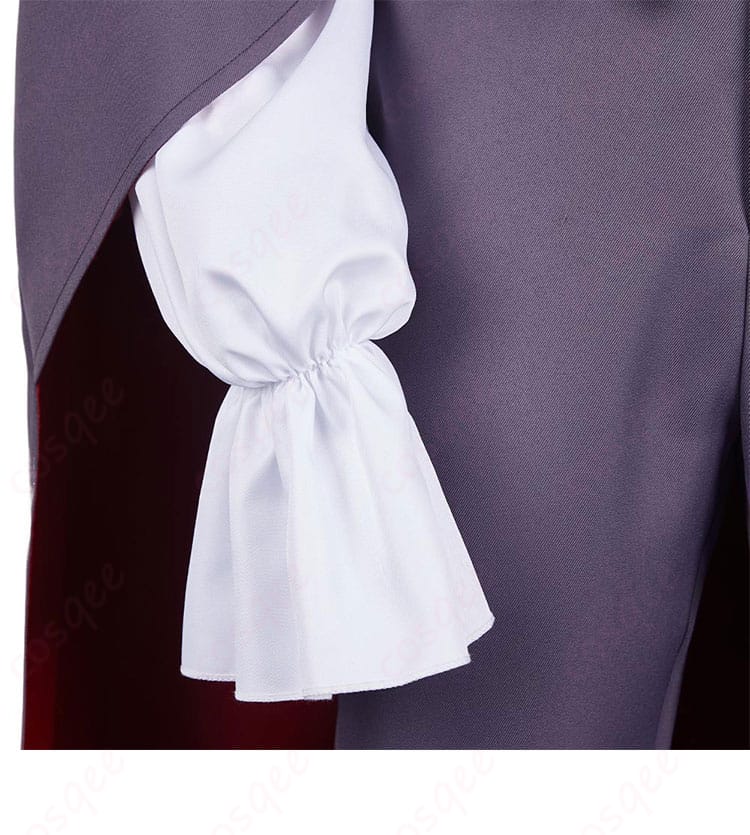 ミスルン 吸血鬼 コスプレ衣装の袖口装飾の細部。上品な刺繍とデザインが目を引く。