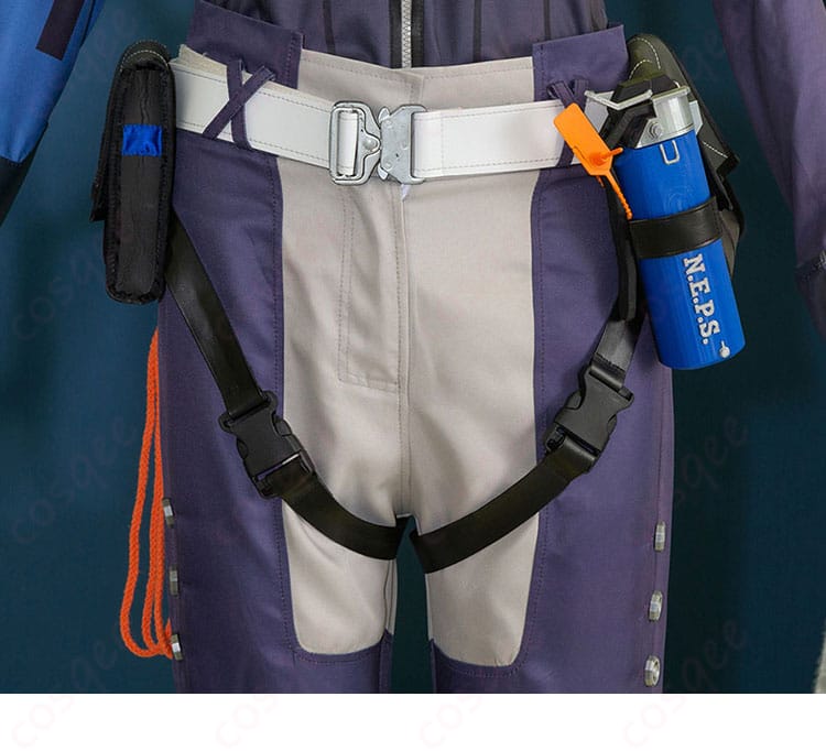 ゼンレスゾーンゼロ セス・ローウェル コスプレ衣装のパンツ部分の装飾。素材とデザインが確認できます。