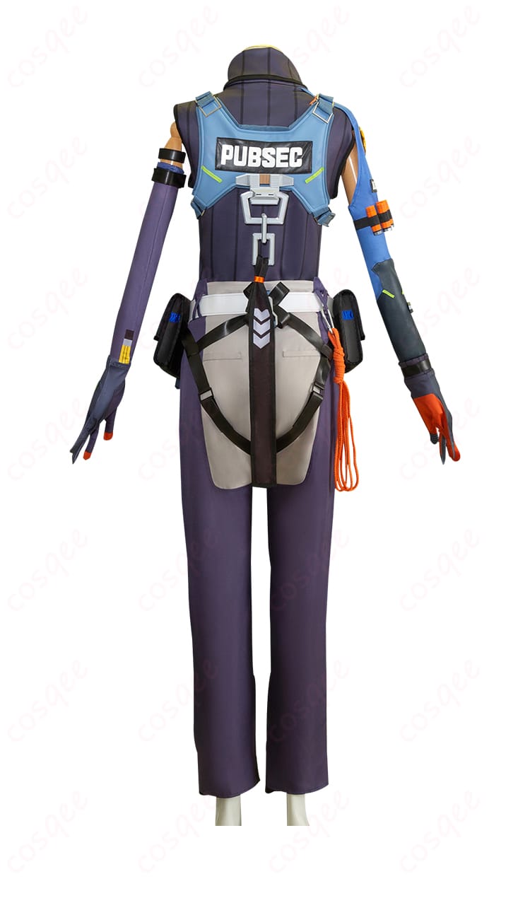 ゼンレスゾーンゼロ セス・ローウェル コスプレ衣装の背面写真。背面のディテールがわかる。