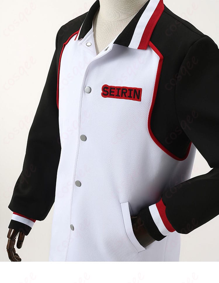 黒子のバスケ 黒子テツヤ コスプレ衣装 誠凛高校ジャージの側面装飾ディテール。細部にわたるデザインと高品質な仕上がり。