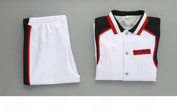 黒子のバスケ 黒子テツヤ コスプレ衣装 誠凛高校ジャージのセット内容を示す画像。上着とズボンがセットになっており、イベントに最適。