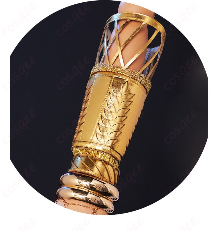 手飾りの装飾の細部。フィオナ・ジルマンのコスプレ衣装にぴったりの手飾りを強調した画像。