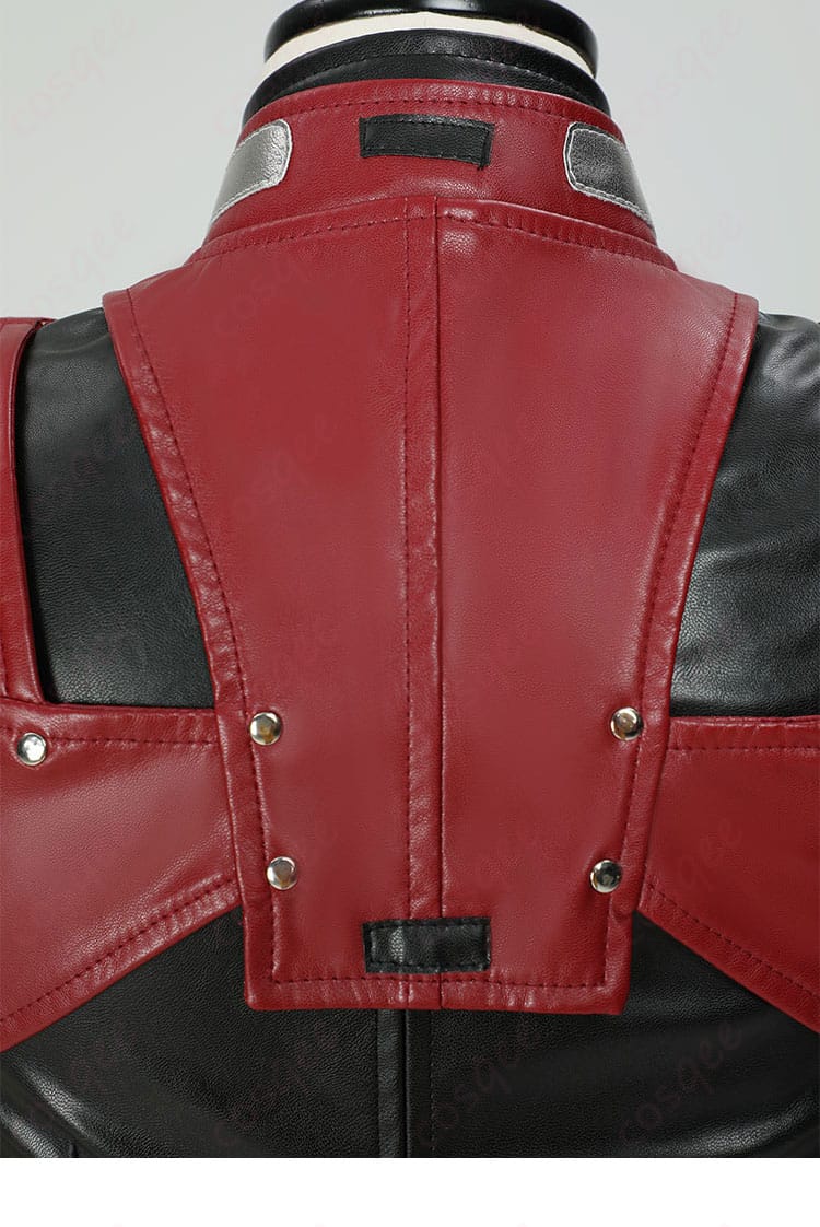 エアリス・ゲインズブール コスプレ衣装の背面ディテール、ゲームキャラクターの雰囲気が伝わる。