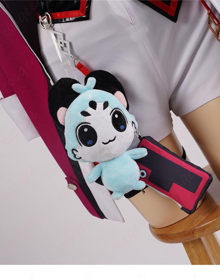 腰の右側アクセサリーの細部。腰部の装飾アクセサリーに関する詳細が見れます。