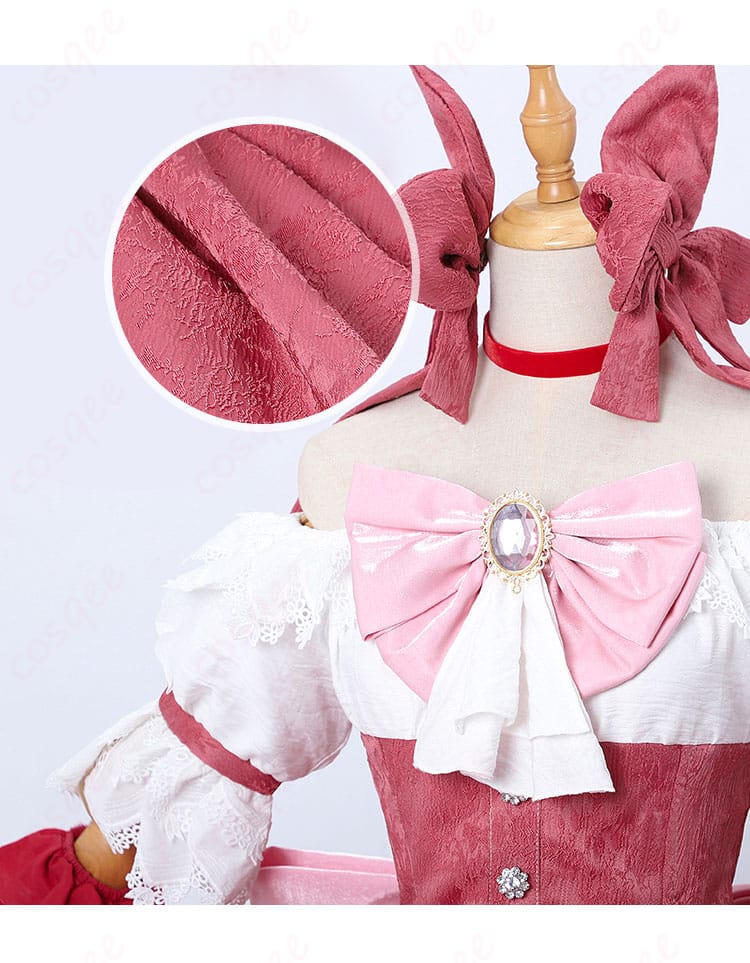 鹿目まどかの衣装に施された精緻な装飾。魔法少女の魅力を引き出す細かな刺繍とデザイン。