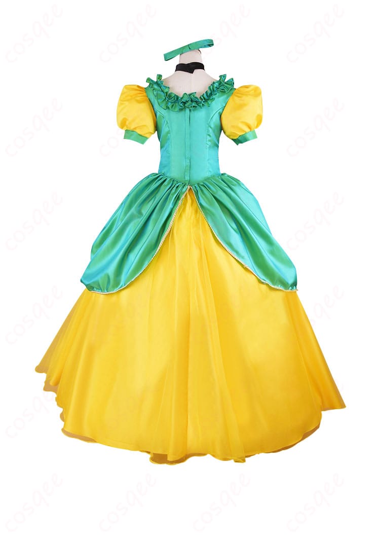 ドリゼラ・トレメイン コスプレ衣装の背面。優れた縫製とデザインが際立つ後ろ姿。