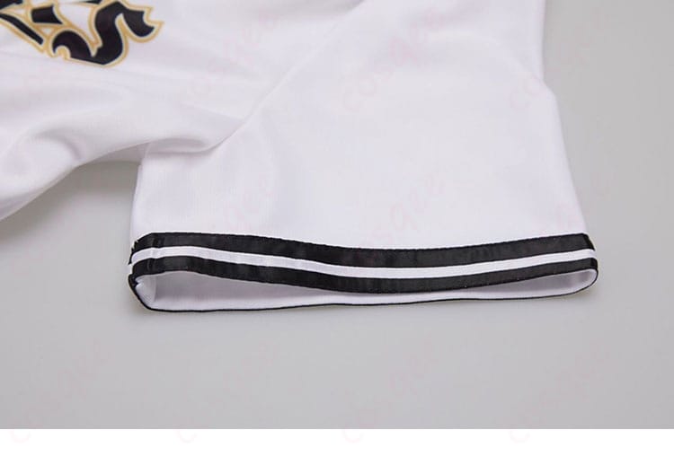 コスプレ衣装の字母模様装飾の細部(白銀ノエルの衣装)