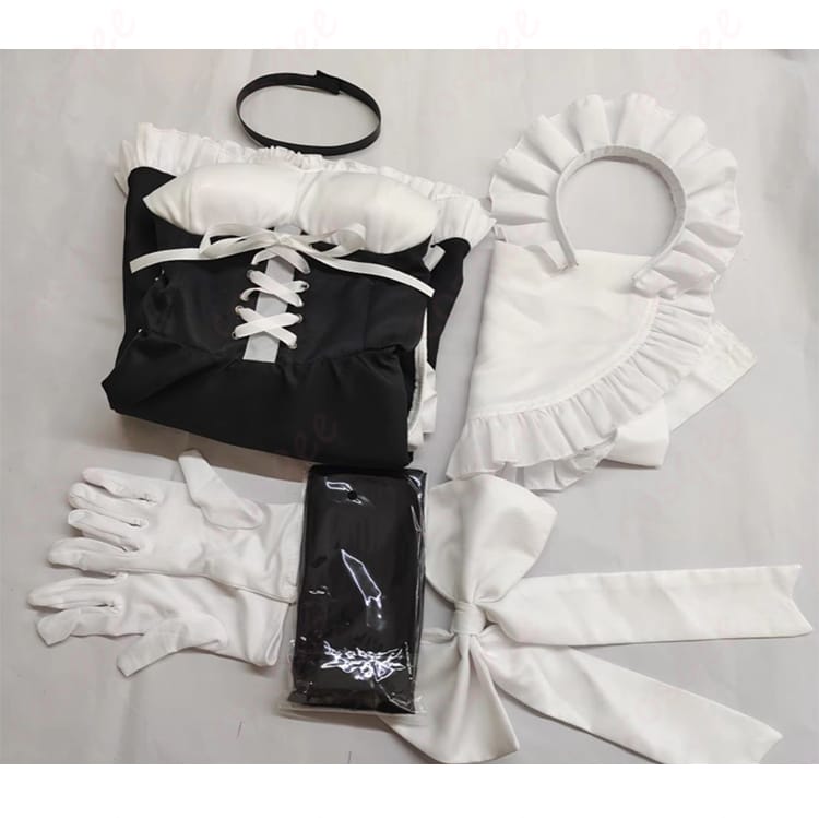 メイド楓と鈴 コスプレ衣装 セット内容の画像。ワンピース、エプロン、チョーカーなど、衣装のフルセットが紹介されています。