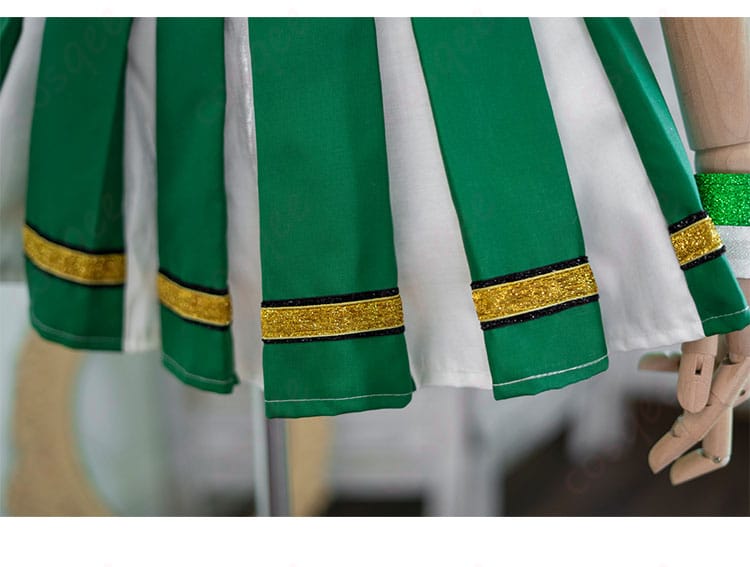 スカート装飾の詳細画像 - 衣装のスカート部分に施された装飾がクローズアップされた画像。細部までこだわりぬいたデザインです。