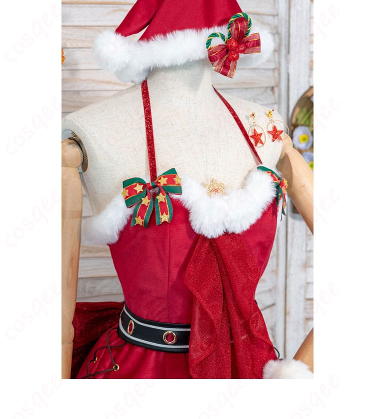 襟の装飾詳細 - エマのコスプレ衣装のエレガントな襟のディテール