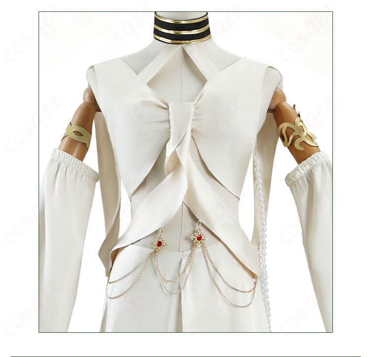 服装正面の細部 - トップスや刺繍のディテールがよく見える前面の細部