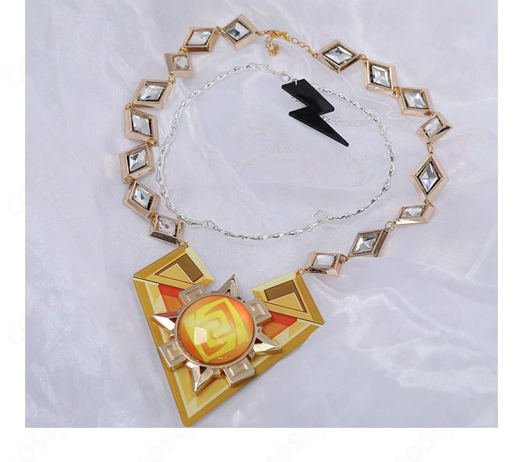 シロネン コスプレ衣装の首部装飾のアップ。精巧なデザインでさらに個性的。