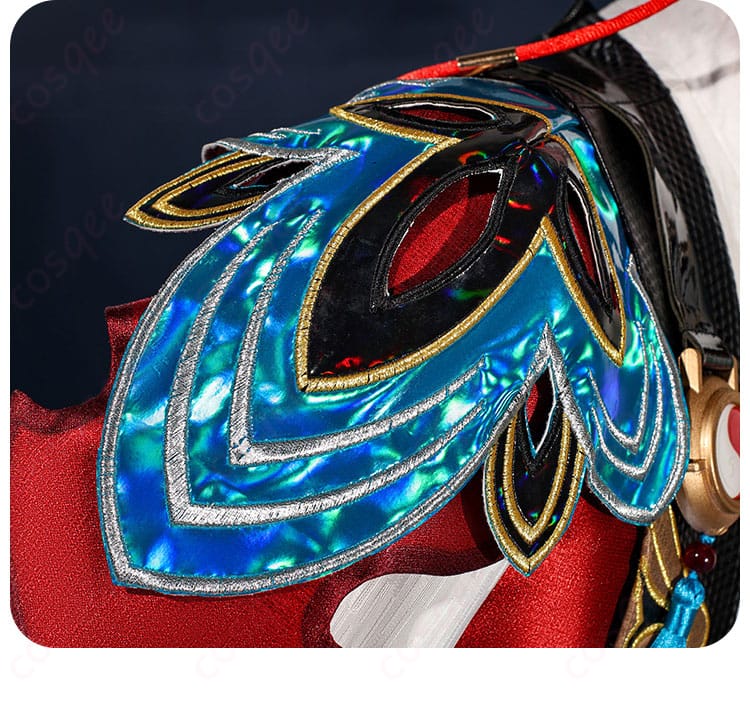 衣肩装飾の詳細画像 - 襟元の肩装飾をアップで、スタイリッシュなデザイン。