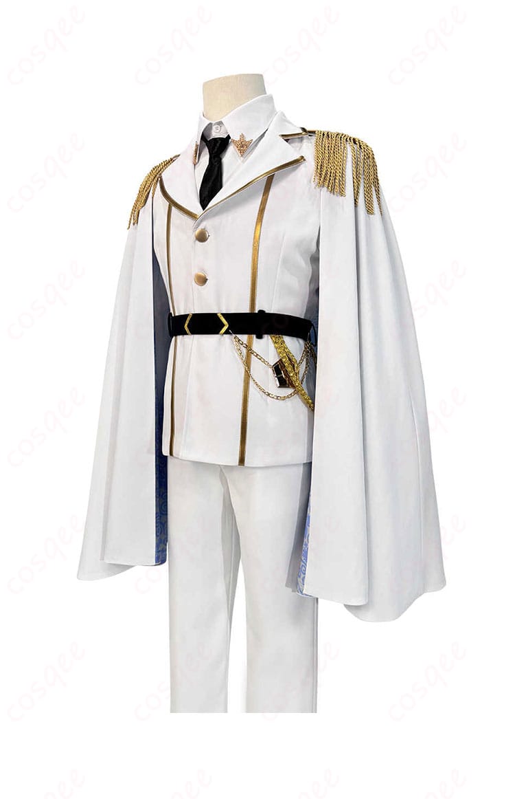 服装側面の詳細画像。側面から見た衣装のラインやディテールが鮮明に見えます。