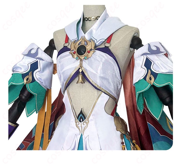 雲璃 コスプレ衣装の装飾部分のクローズアップ。刺繍やアクセサリーの細かなデザインが美しい。