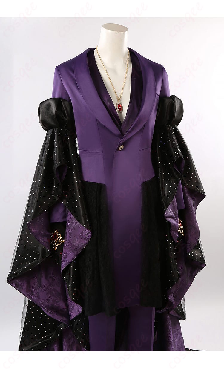 ヴィル・シェーンハイトのコスプレ衣装の装飾部分の詳細、細部まで再現されたデザインと刺繍