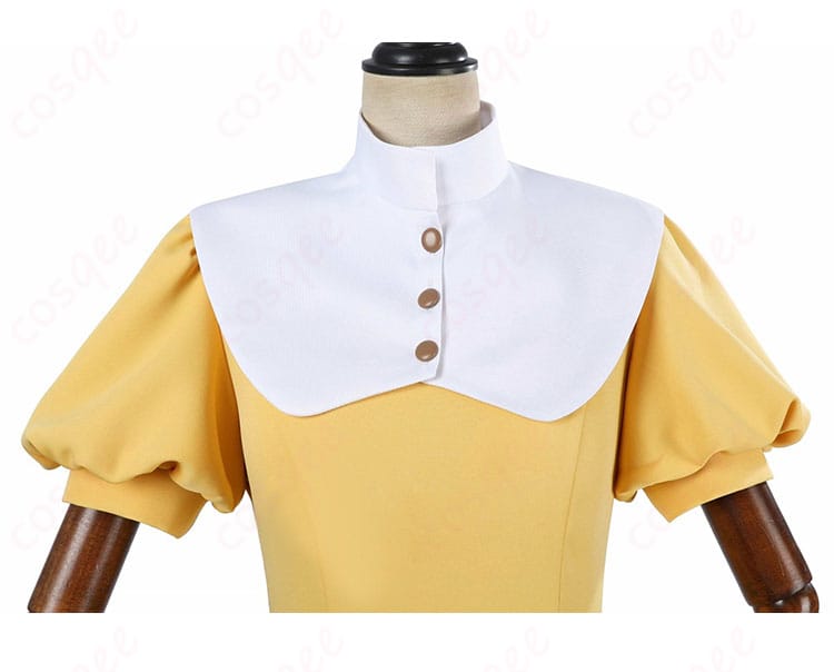 大道寺知世のコスプレ衣装の襟の装飾細部。エレガントな刺繍とデザイン。