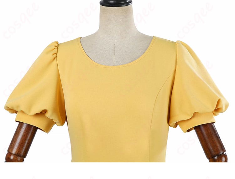 大道寺知世コスプレ衣装の領口装飾。繊細なデザインと清楚な印象を与える。