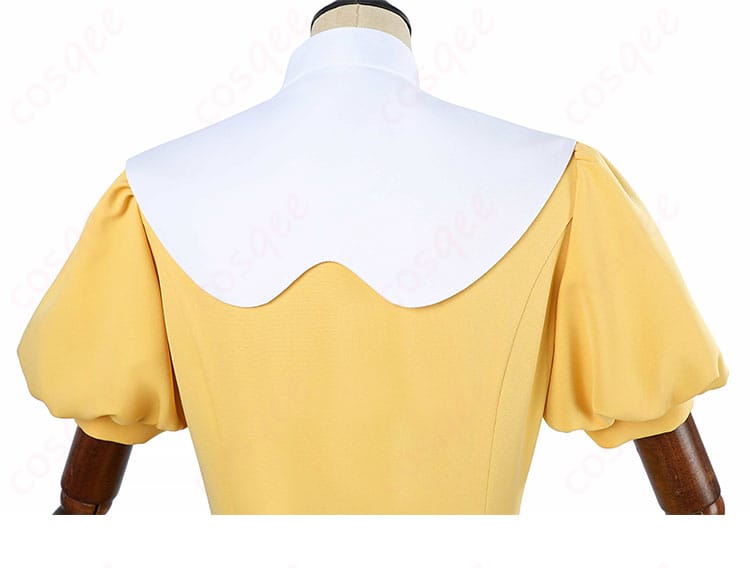 大道寺知世の私服コスプレ衣装、背中の披肩装飾のディテール。細かい仕上げと美しいデザイン。