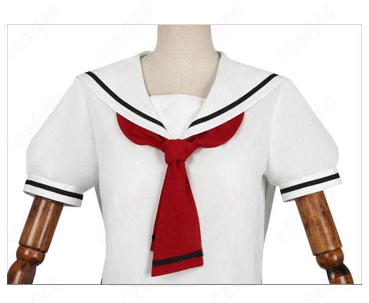 服装のリボン装飾の詳細。夏服制服の特徴的なデザインポイント。