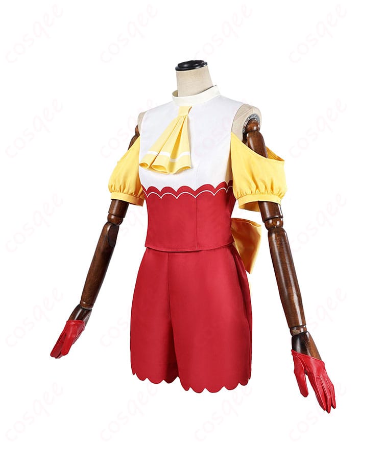 MEMちょ コスプレ衣装(推しの子)側面の詳細。ショートパンツとトップスのデザインが美しく再現されています。