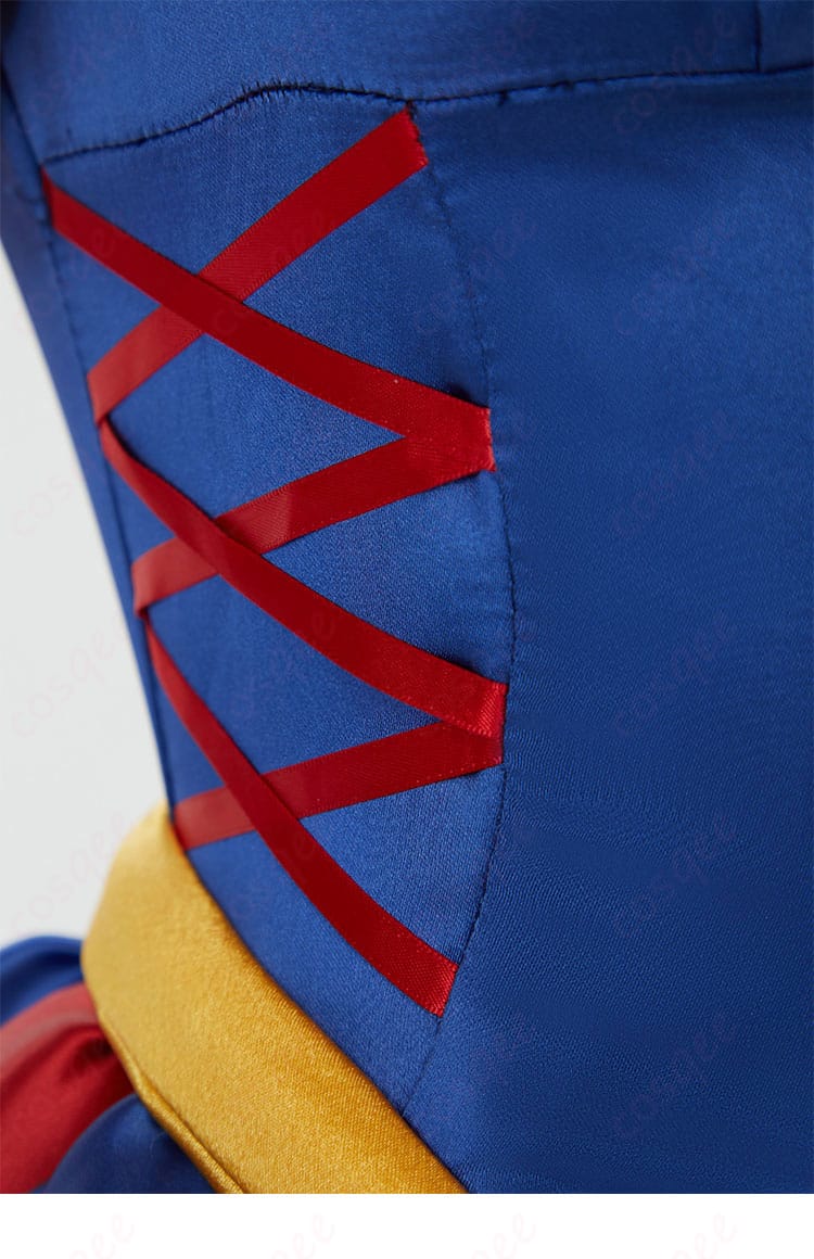 ポムニのコスプレ衣装の腰間部分。高品質な装飾が特徴で、しっかりとした作りで完成度が高いです。