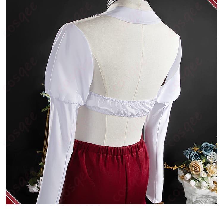 服の背面装飾ディテール。サーニャ・葛葉のコスプレ衣装の背面デザイン。コスプレ衣装。