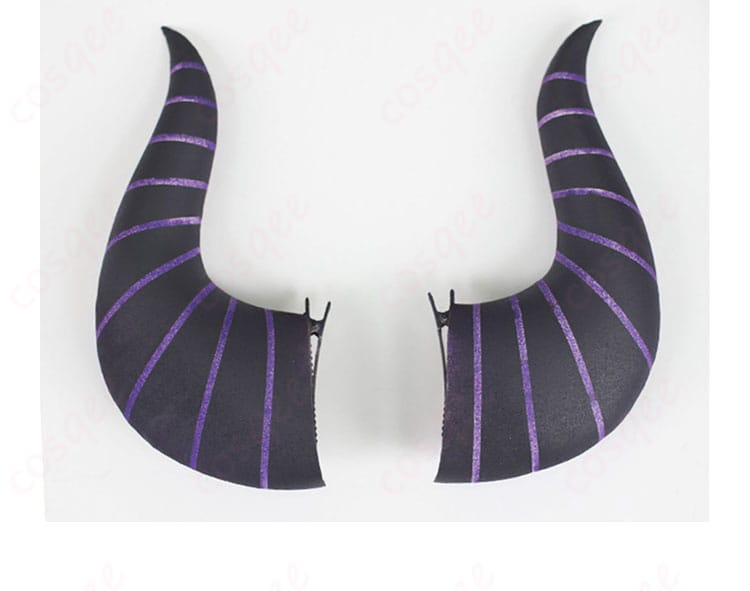 ラプラス・ダークネス コスプレ衣装のヘッドアクセサリーの細部。完璧なコスプレ体験を提供。