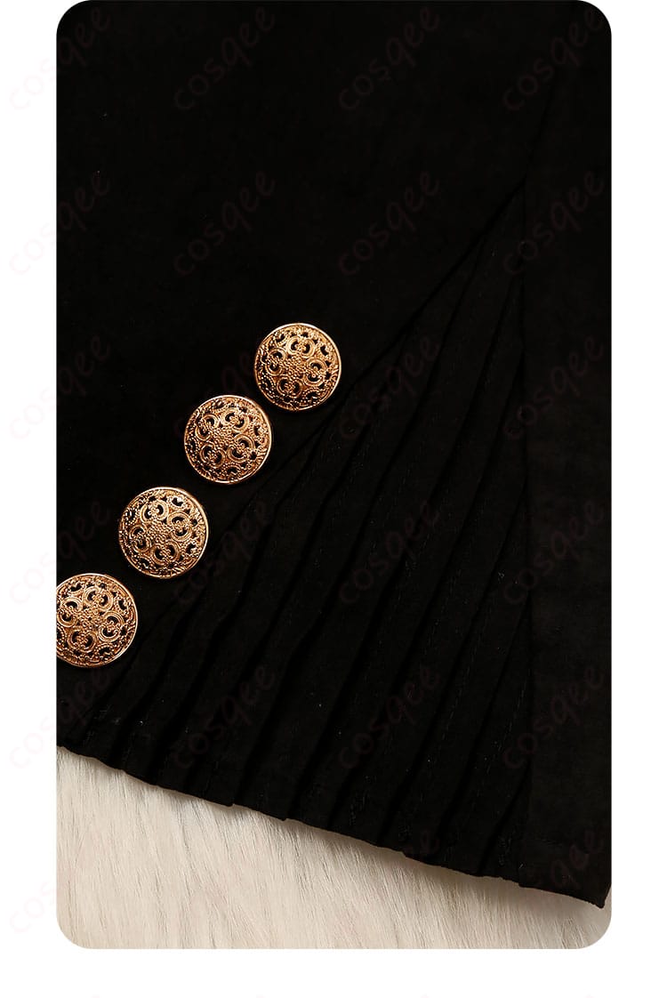 背帯装飾チェーンの細部。コスプレ衣装のアクセントとしての重要な部分。