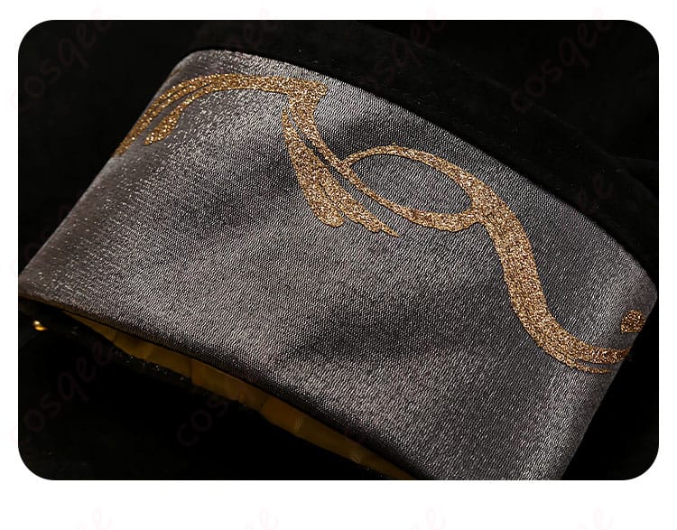 内搭服装正面の細部。コスプレ衣装の一部、着心地良さを実感できます。