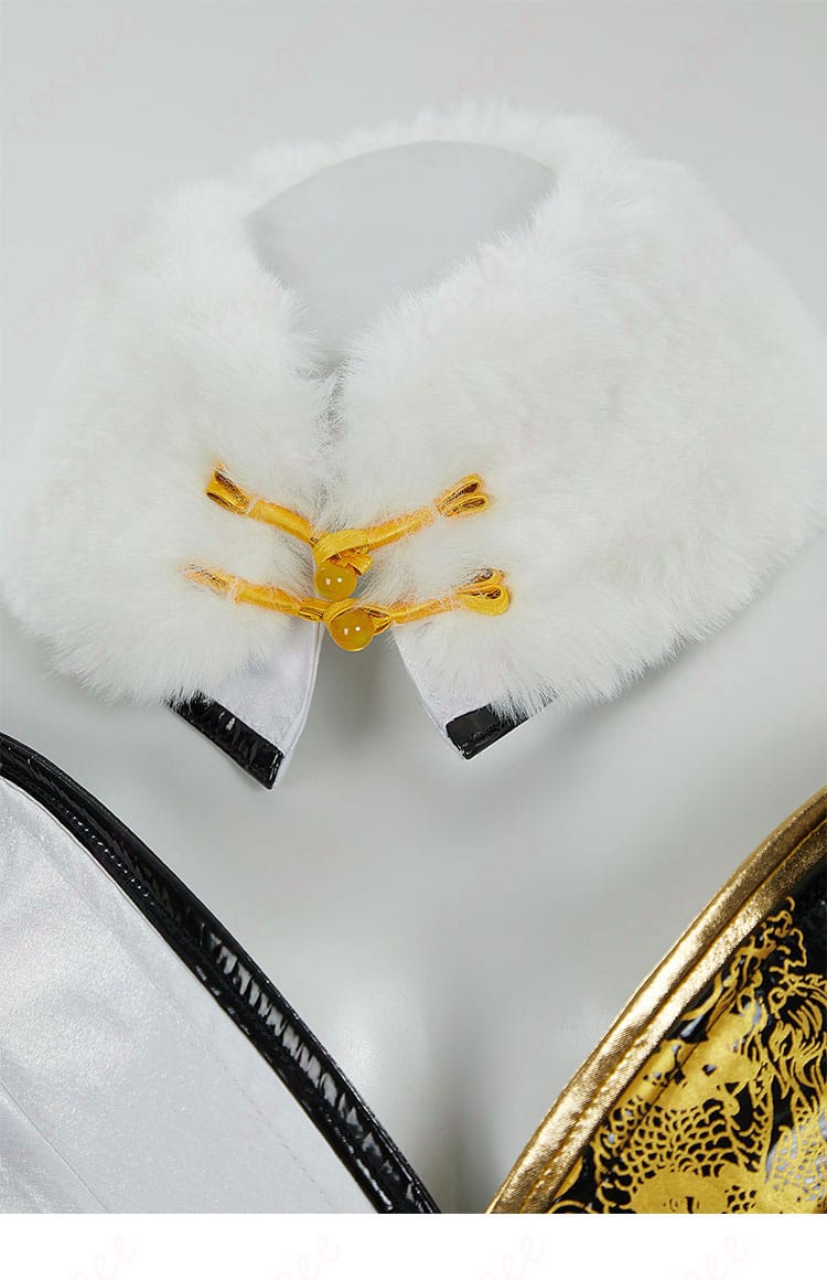 NIKKE ノワール コスプレ衣装の首元装飾の細部。精巧なデザインが魅力的です。