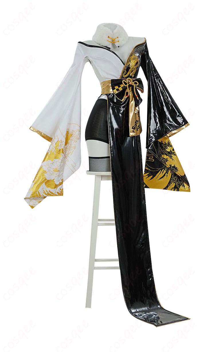 NIKKE ノワール コスプレ衣装の側面図。服のラインとフィット感がわかりやすく示されています。