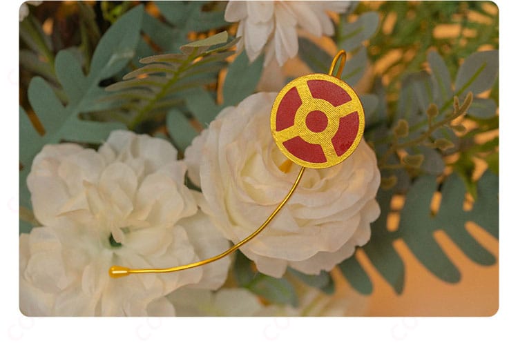 あんさんぶるスターズ!! 伏見弓弦 コスプレ衣装 耳飾りの装飾ディテール。キャラクターの特徴を忠実に再現。